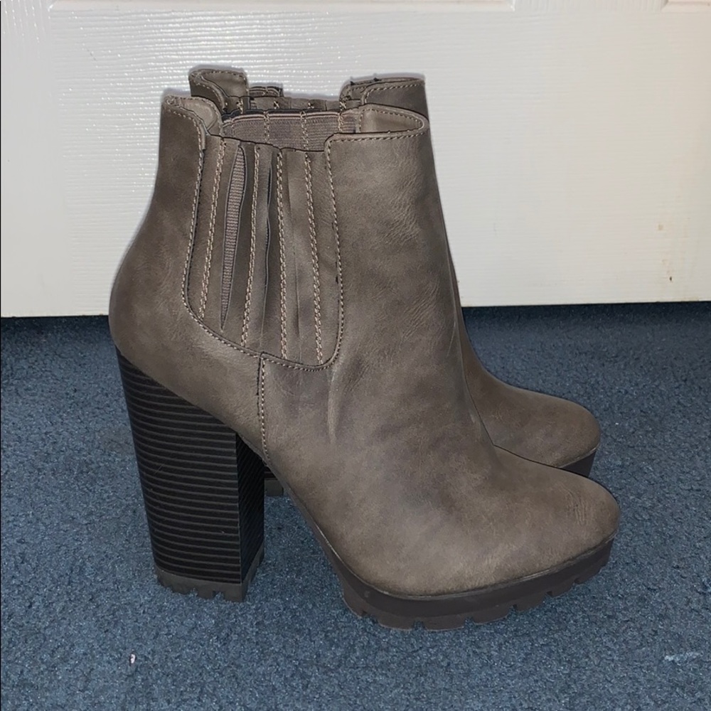 NEW HEELED BOOTIES